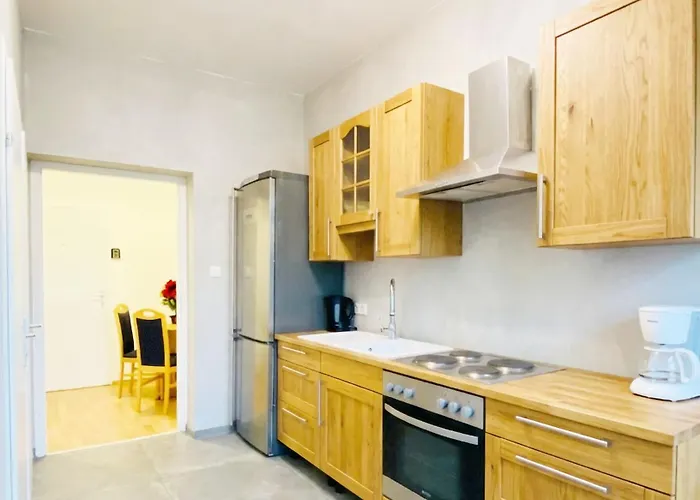 Apartman Private In 5br Shared Aprt For 11 Near Train Station Bécs